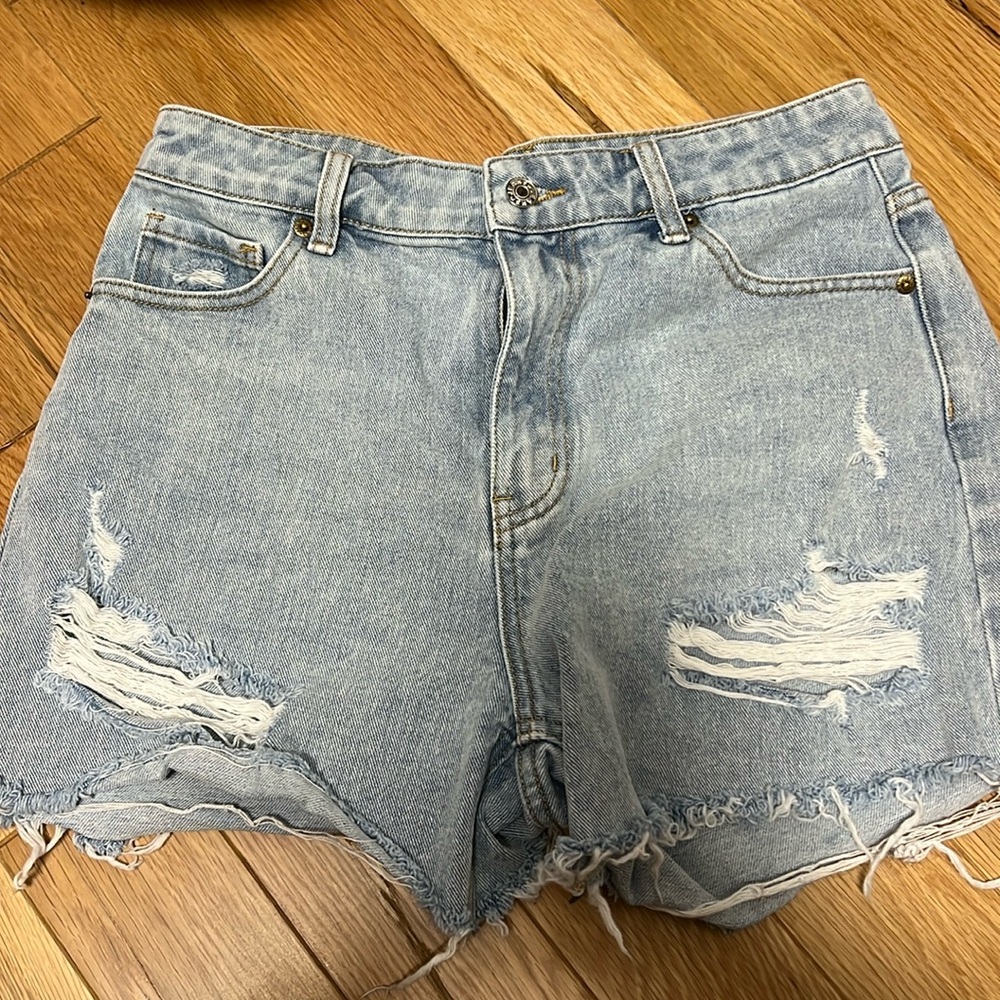 PINK LILY SHORTS